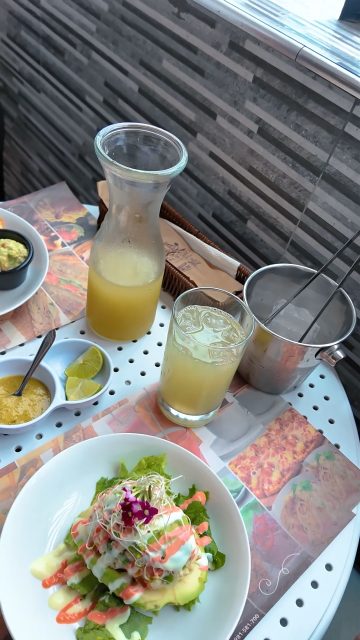 Cuando el hambre es de verdad, se nota.
Y aquí los almuerzos se hacen para quedar bien satisfecho 😋

📍 Av. Sáenz Peña 1401, Callao

#LaRosaDeSaron #HoraDeAlmuerzo #BuenComer #Callao #SazónQueSeSiente #PlatosQueLlenan 🍲✨